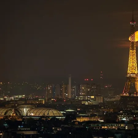 Skyline, Newly Renovated Gem * Paris